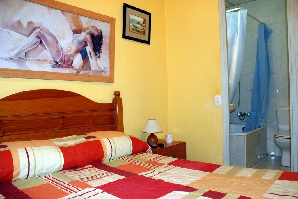 Pension Fonda Suiza Reus Quarto foto