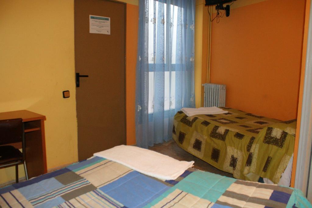 Pension Fonda Suiza Reus Quarto foto