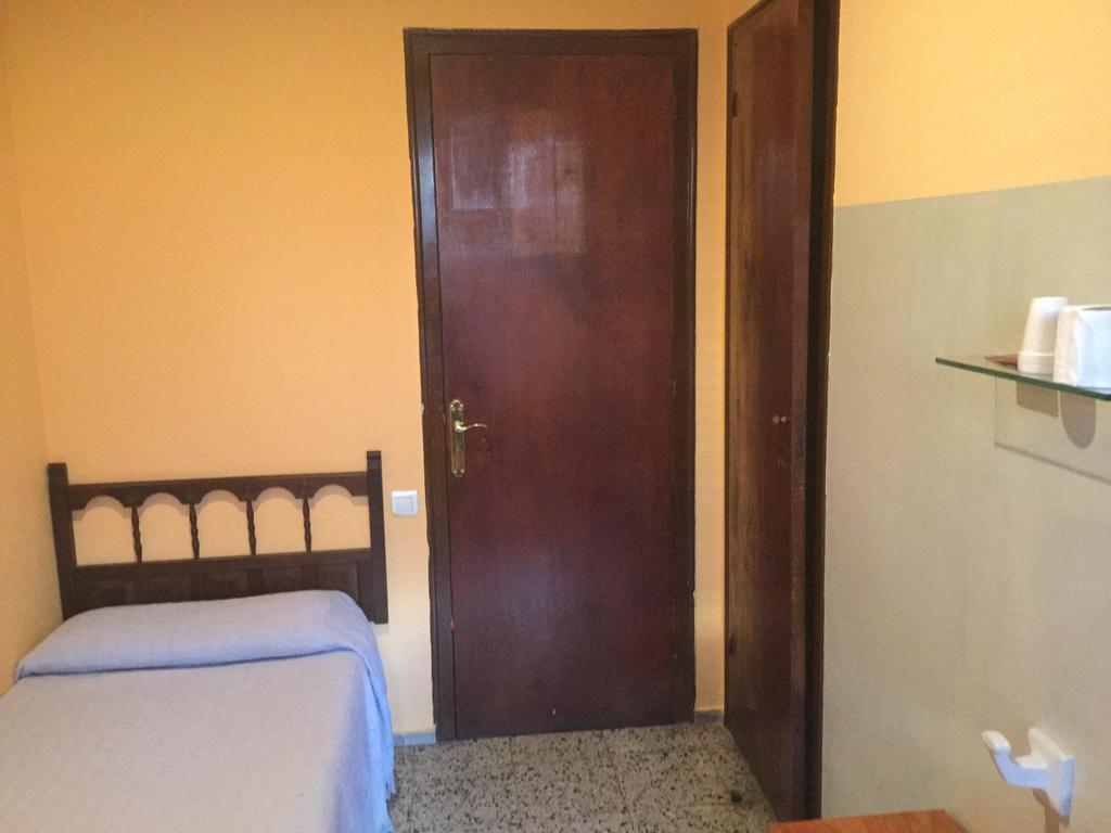 Pension Fonda Suiza Reus Exterior foto