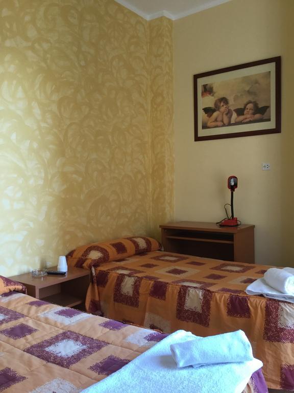 Pension Fonda Suiza Reus Exterior foto