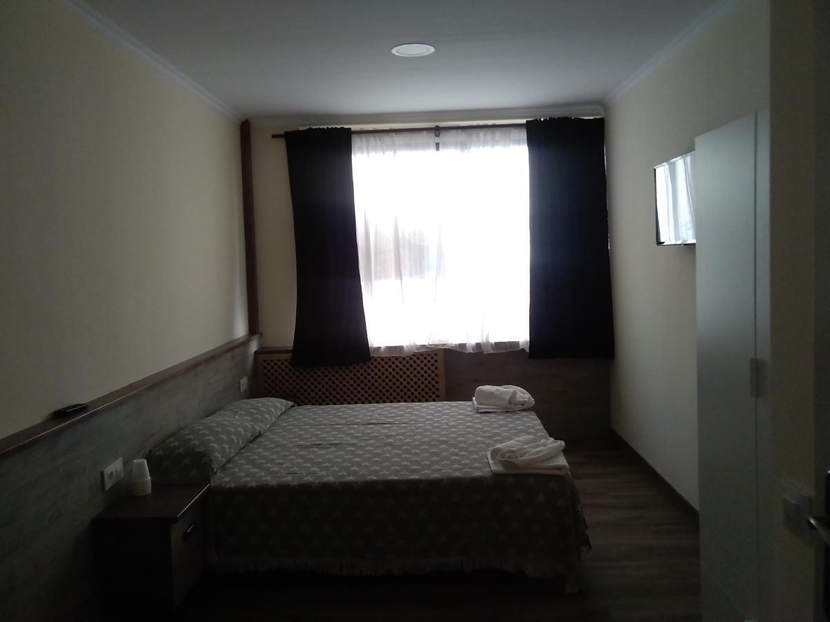 Pension Fonda Suiza Reus Exterior foto